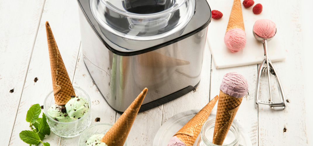 Voeg ingrediënten toe terwijl het ijs draait!