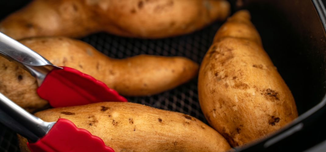 5 airfryer-hacks die je (waarschijnlijk) nog niet kende